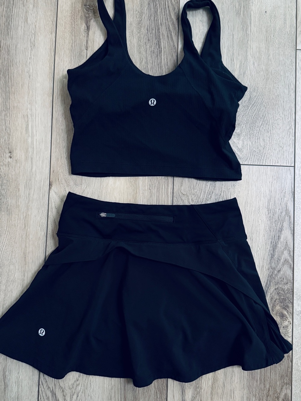 Lululemon Black Tennis Skirt & Sports Bra Set Women’s Size 2 Athletic Activewear